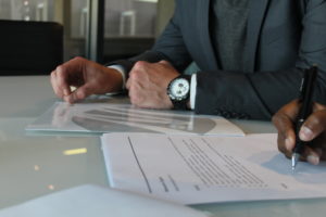 signing-contract-malander-image